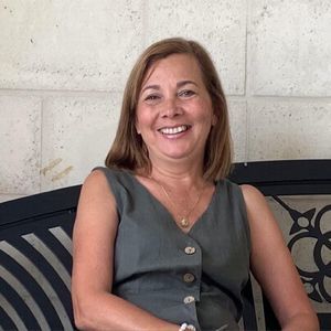 Meet your Posher, Esther